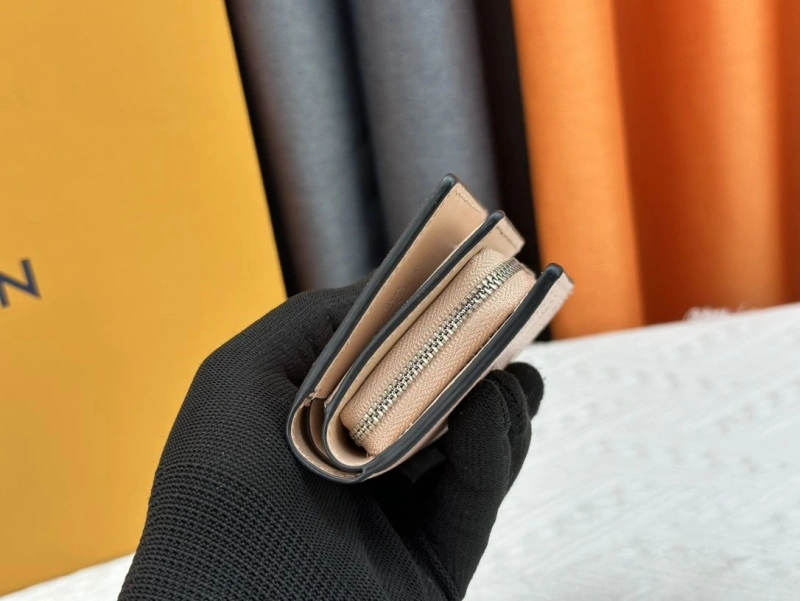 Practical LX Wallets 13498