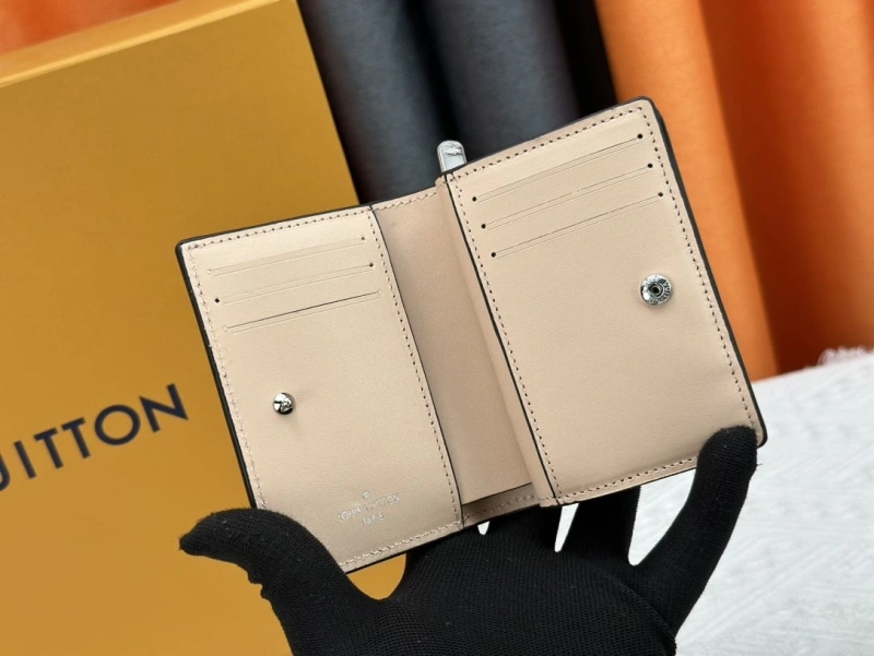 Practical LX Wallets 13498