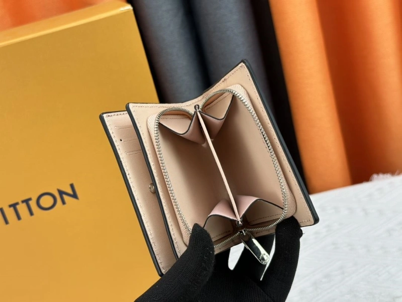 Practical LX Wallets 13498