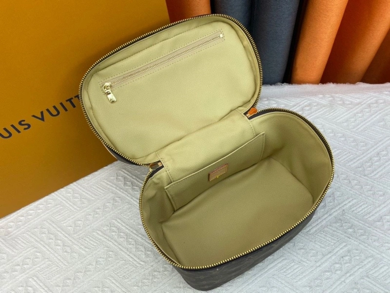 LX Cosmetic Bags GoAnywhere 15286