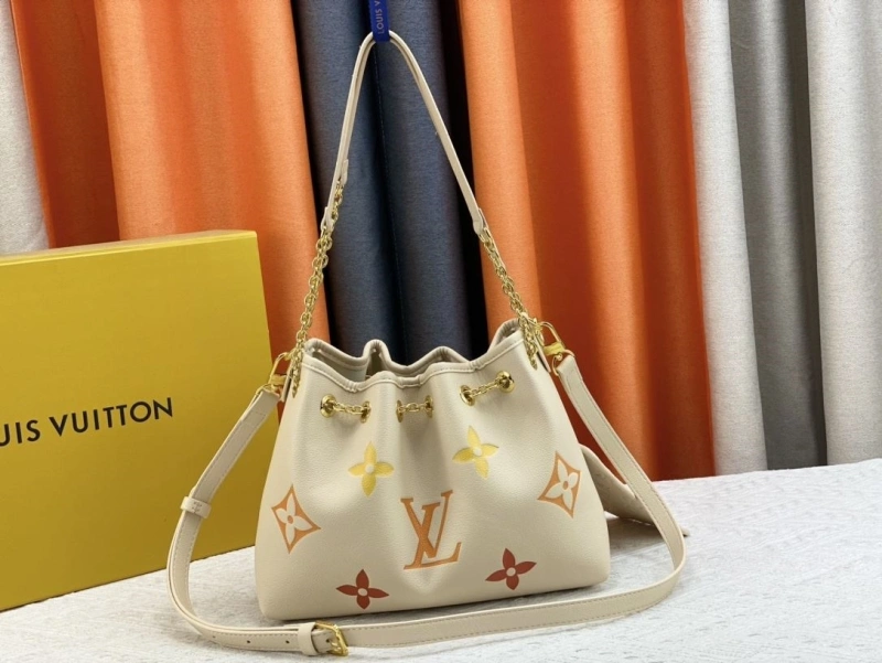 LX Bucket Bags Bright 15562