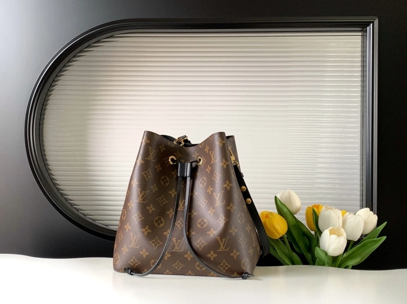 LX Bucket Bags Resilient 15559