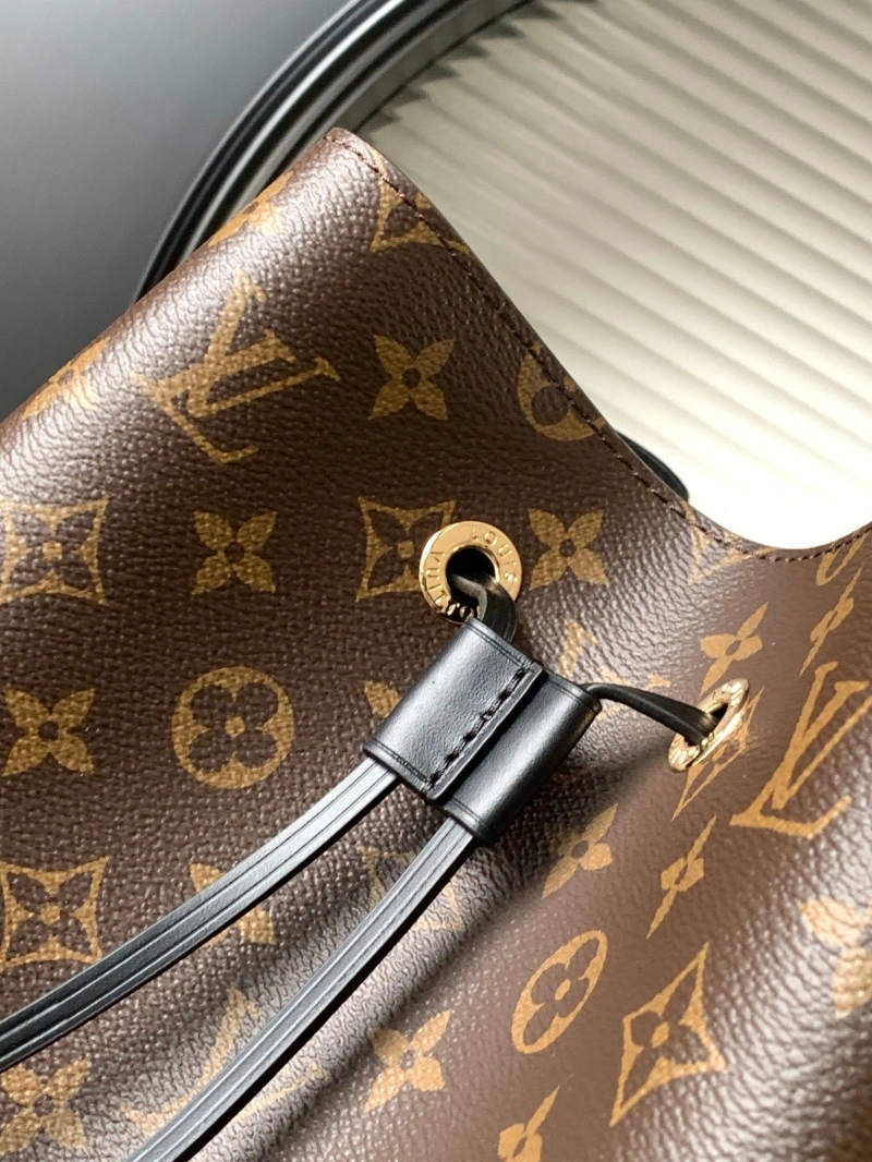 LX Bucket Bags Resilient 15559