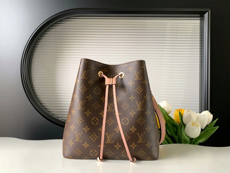 Bold LX Bucket Bags 15564