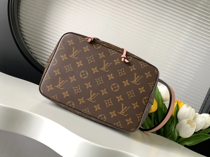 Bold LX Bucket Bags 15564