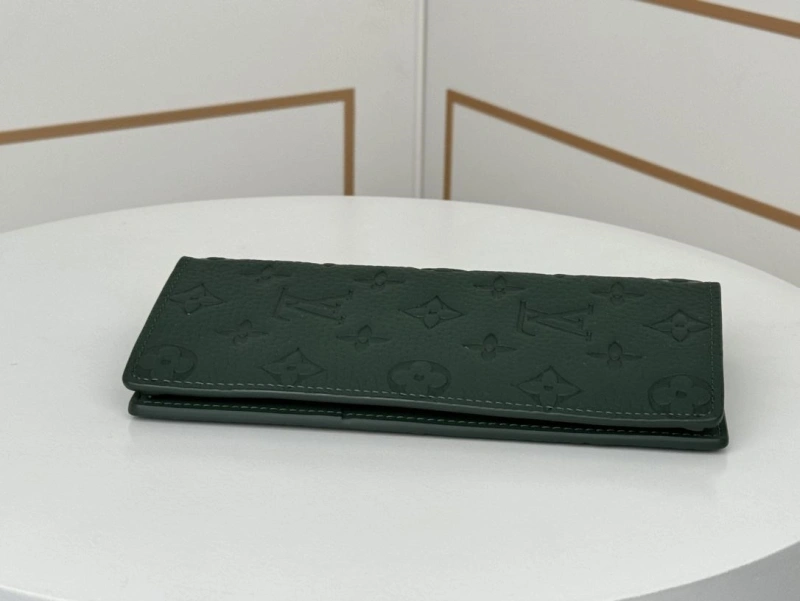 Versatile LX Wallets 13444