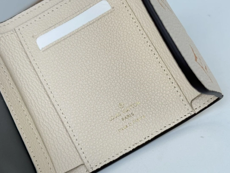 Lightweight LX Wallets 13440