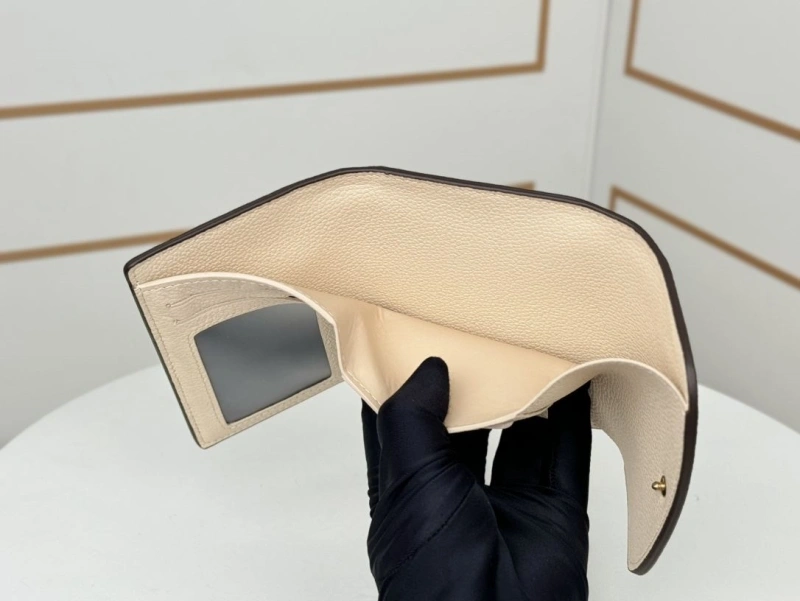 Lightweight LX Wallets 13440