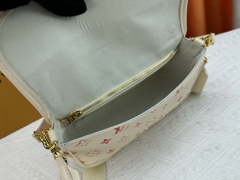 DailyWear LX Top Handle Bags 13941