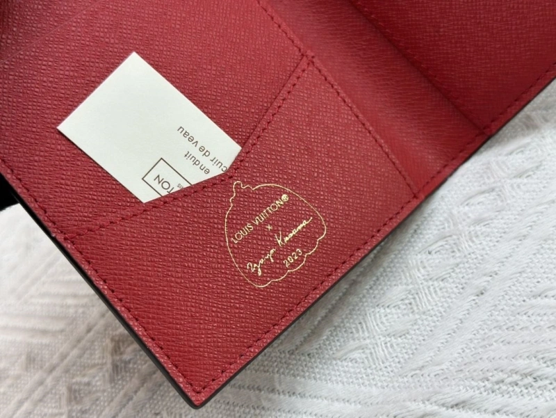 Comfortable LX Wallets 13400