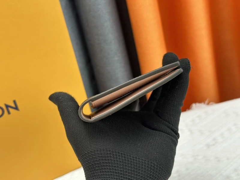 Functional LX Wallets 13395