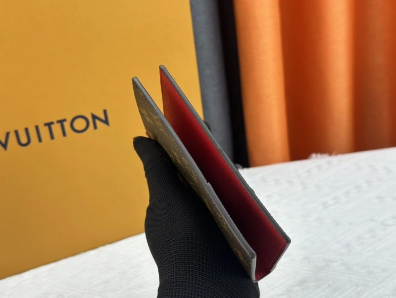Sophisticated LX Wallets 13376