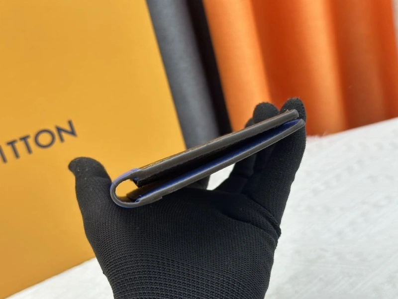 Versatile LX Wallets 13374