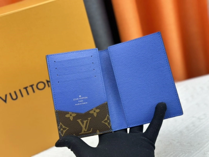 Versatile LX Wallets 13374
