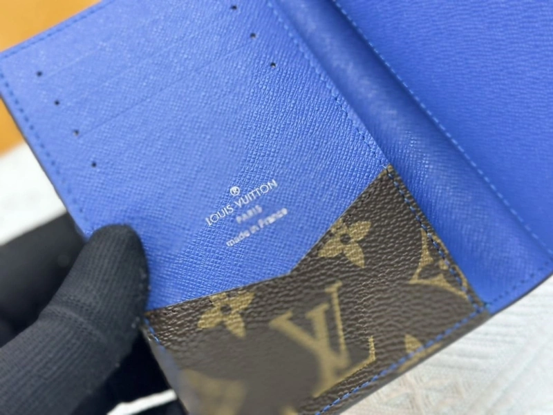 Versatile LX Wallets 13374