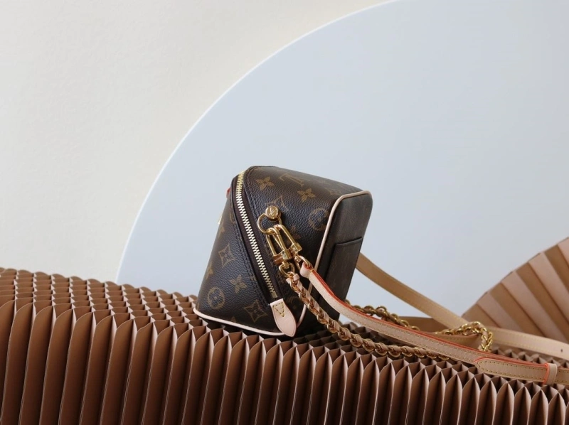Lightweight LX Cosmetic Bags 15289