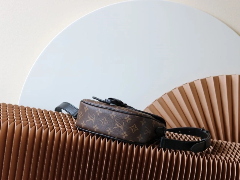 Trendsetting LX Satchel bags 14940