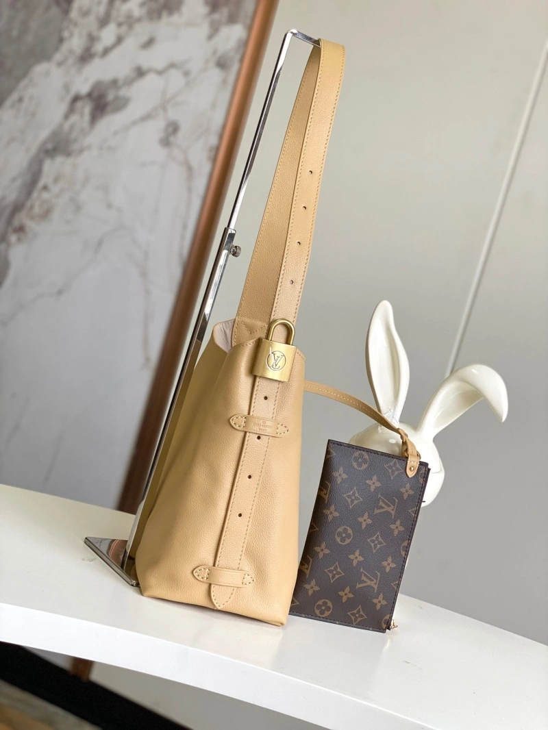 Bright LX Bucket Bags 15531