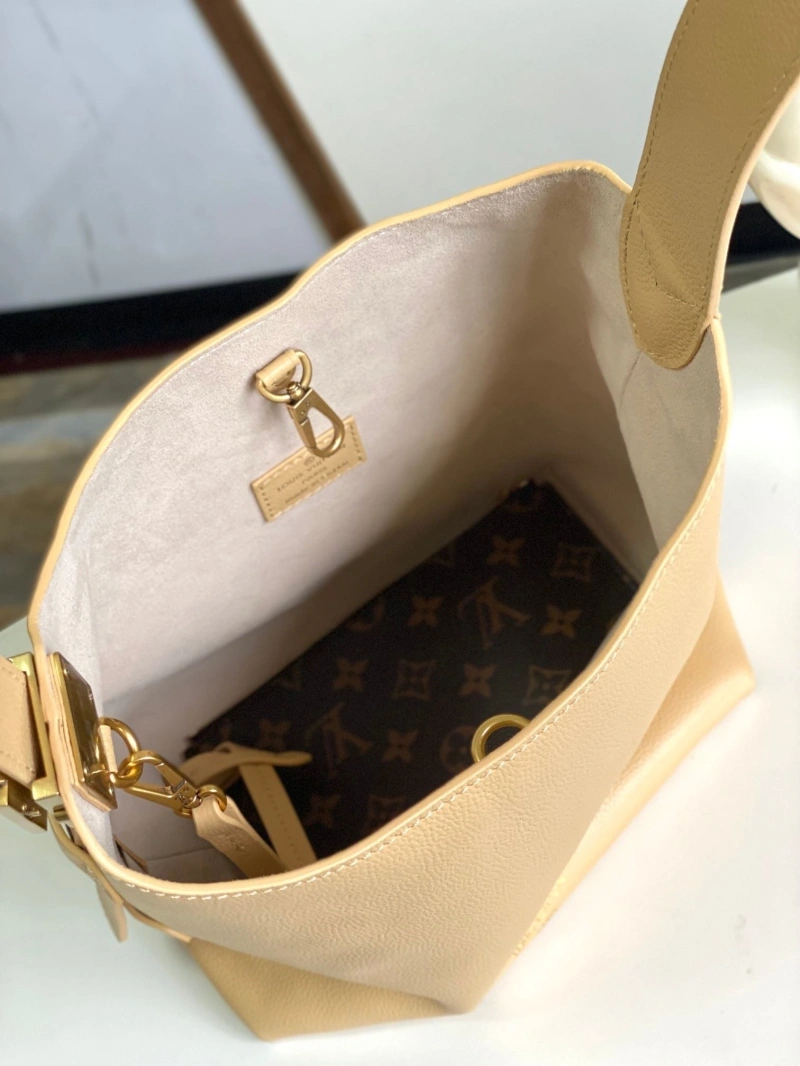 Bright LX Bucket Bags 15531