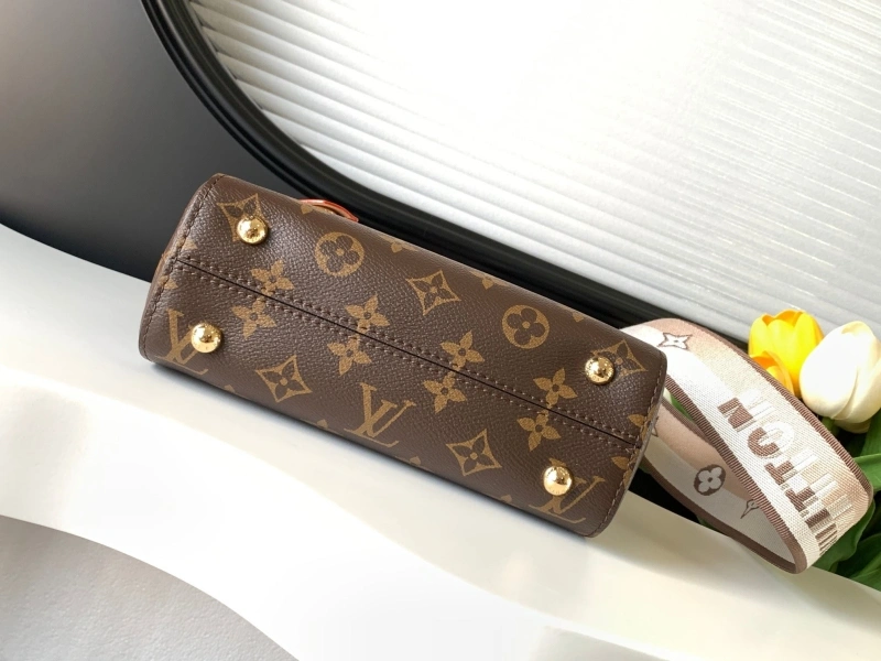Versatile LX Top Handle Bags 13901