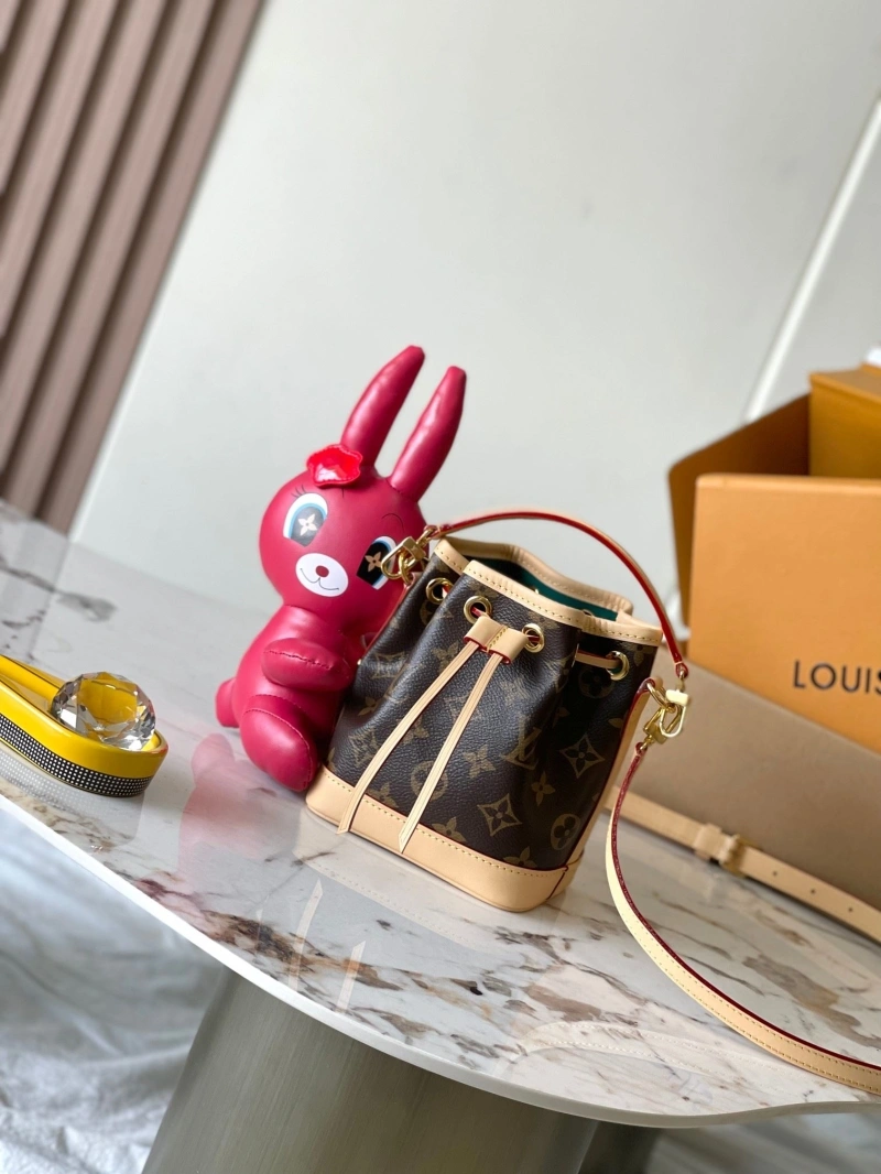 Comfortable LX Bucket Bags 15526