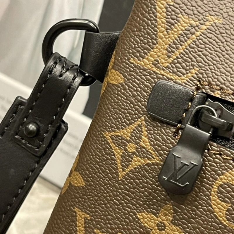 Compact LX Clutch Bags 15335