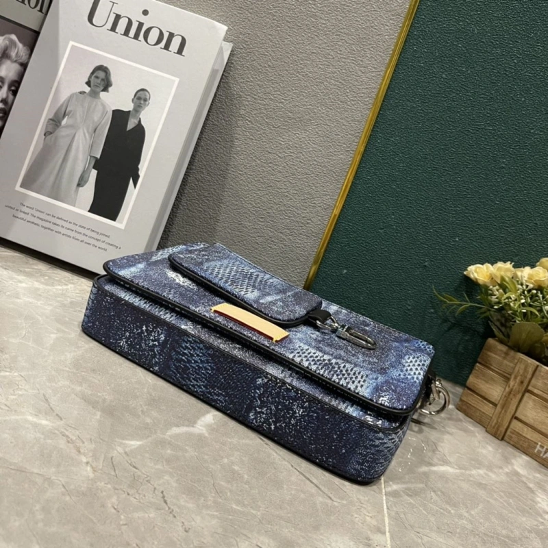 Trendsetting LX Satchel bags 14892