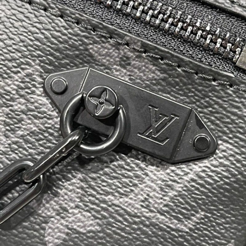Resilient LX Clutch Bags 15320