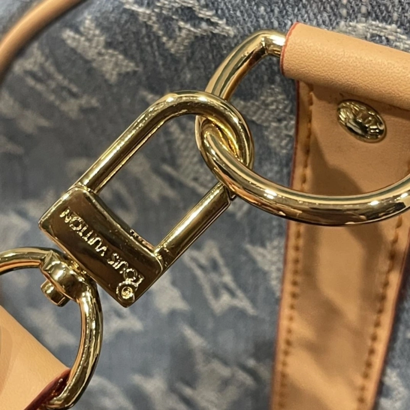 Trendsetting LX Travel Bags 13705