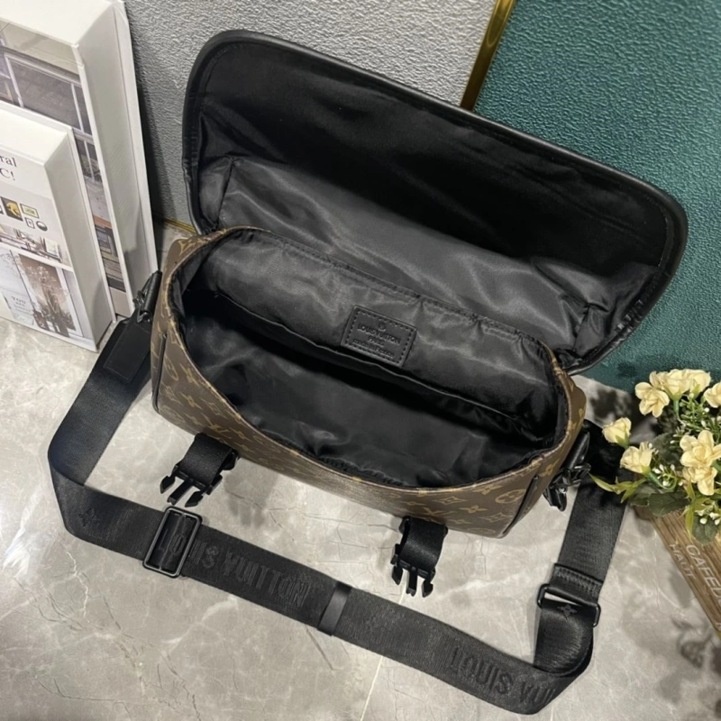 Trendsetting LX Satchel bags 14786