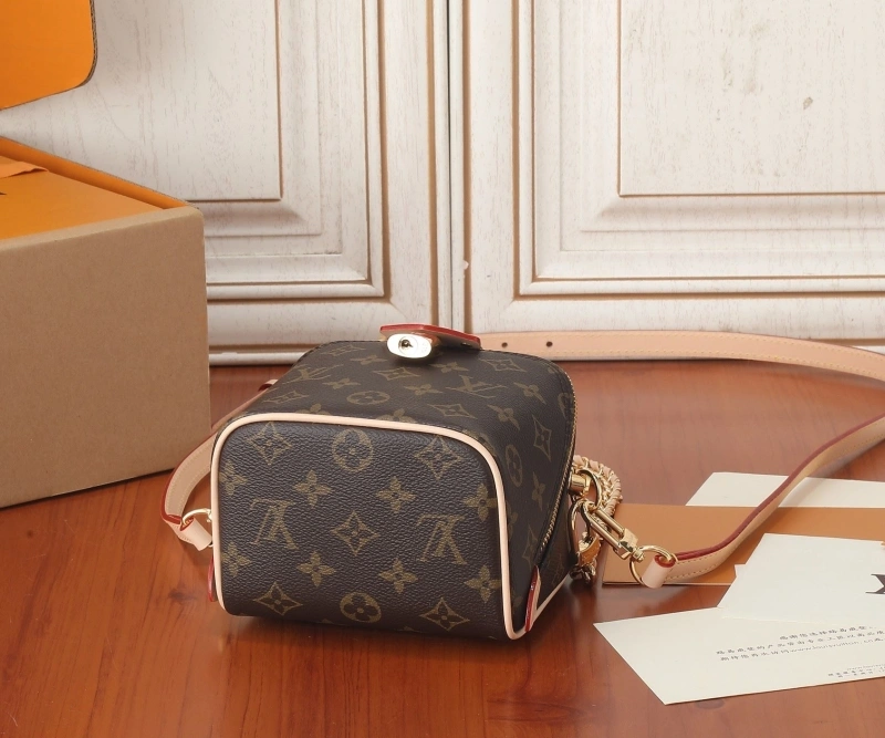 LX Cosmetic Bags Fashionable 15268