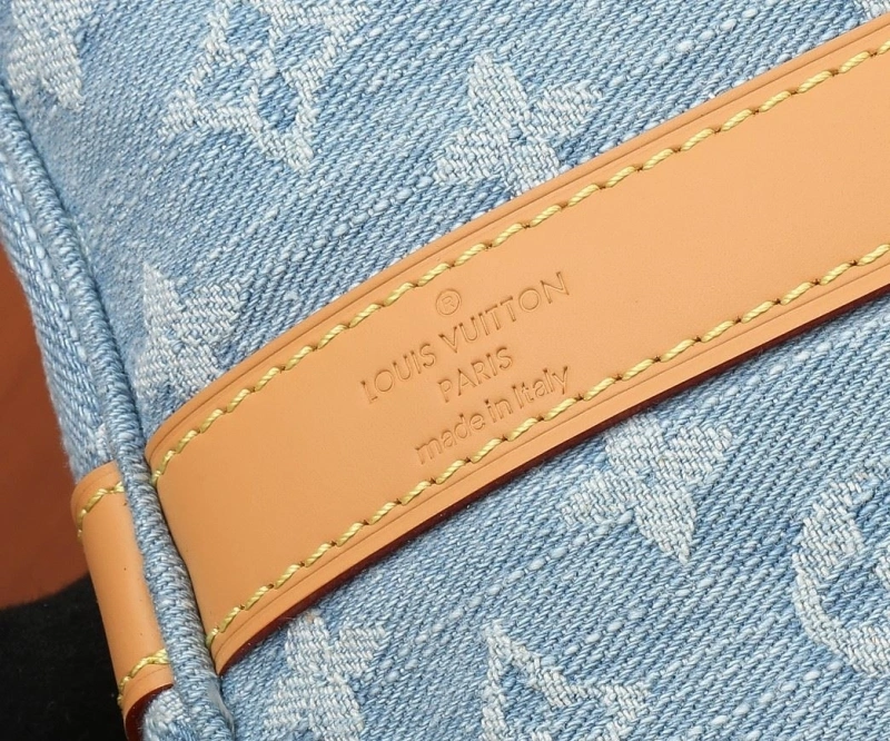 Minimalist LX Travel Bags 13684