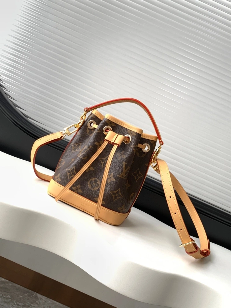 LX Bucket Bags Resilient 15518