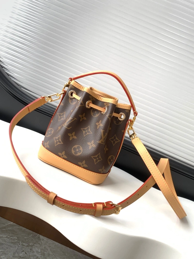 LX Bucket Bags Resilient 15518