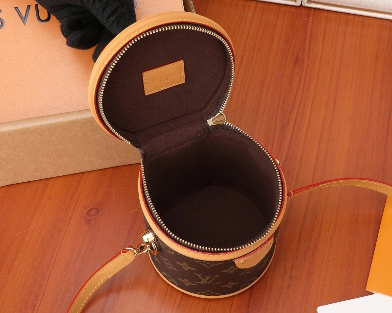 Sophisticated LX Round Bags 15231