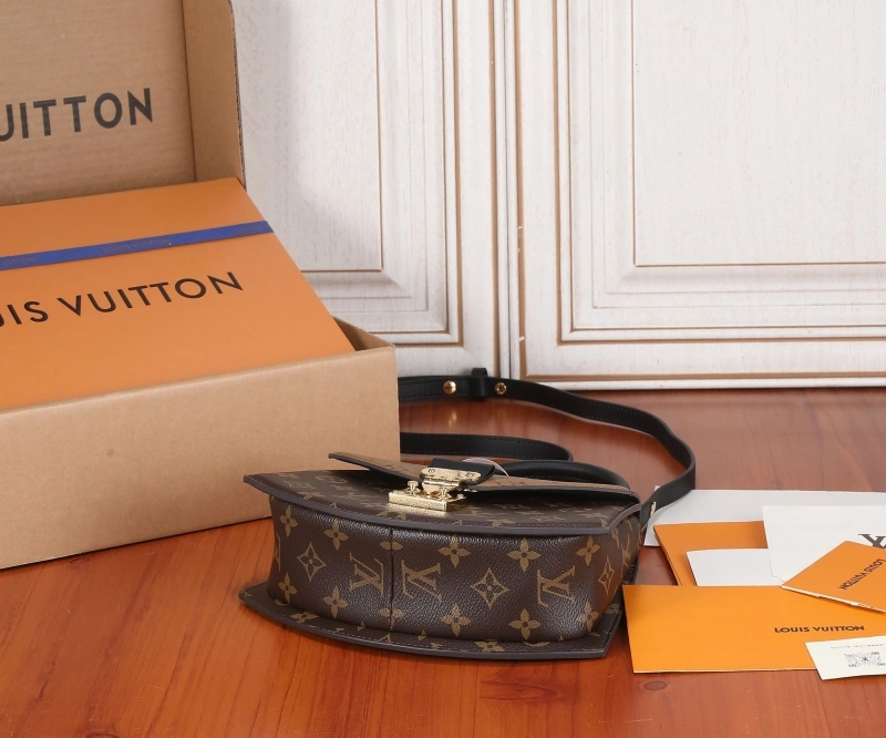 LX Top Handle Bags HighQuality 13841