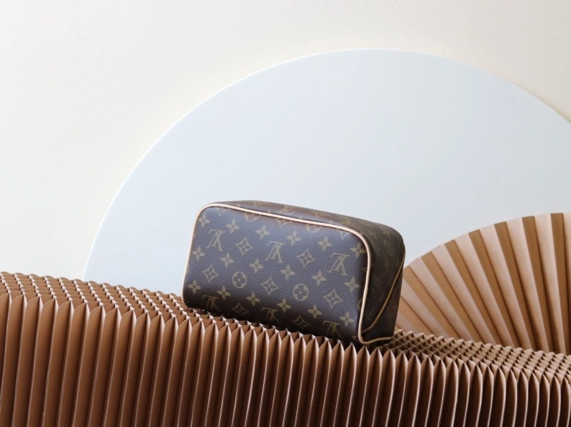 LX Cosmetic Bags Breathable 15271