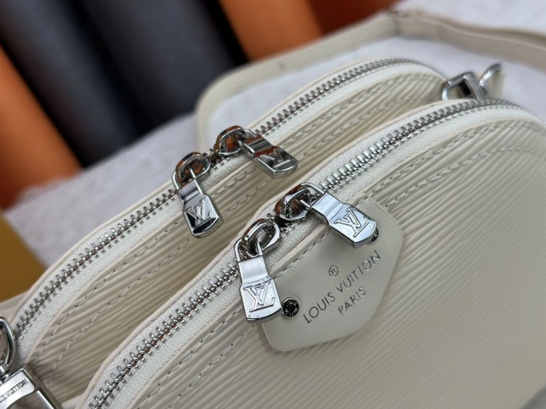 Reliable LX Top Handle Bags 22936