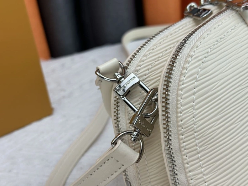 Reliable LX Top Handle Bags 22936