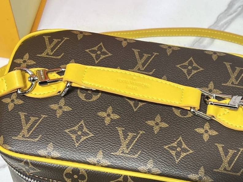 Affordable LX Cosmetic Bags 23319