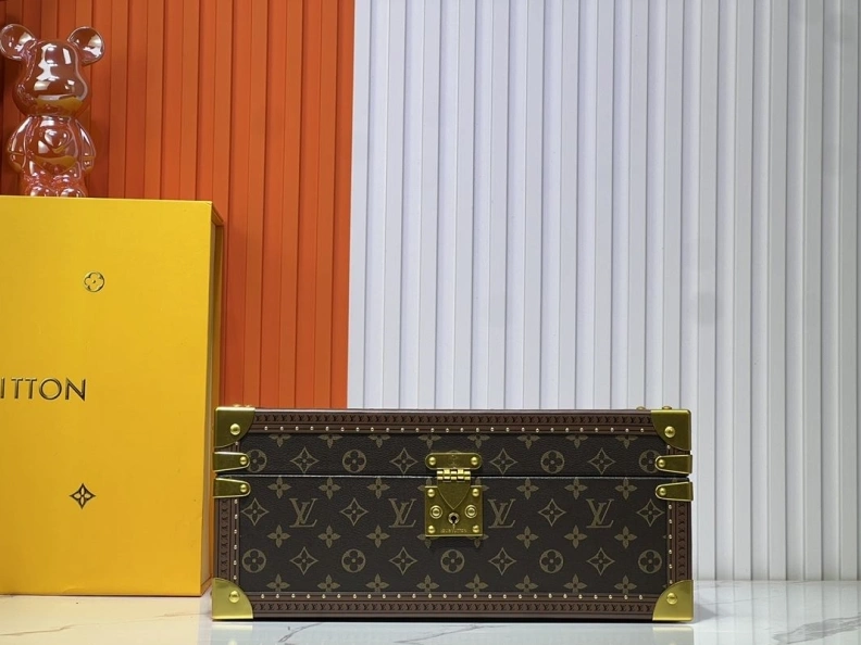 Comfortable LX Box Bags 23473
