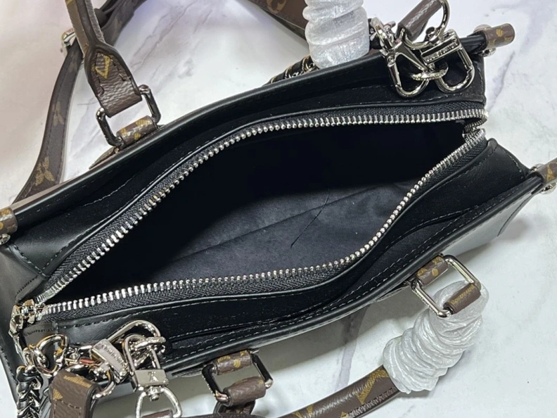 LX Top Handle Bags Bright 22916