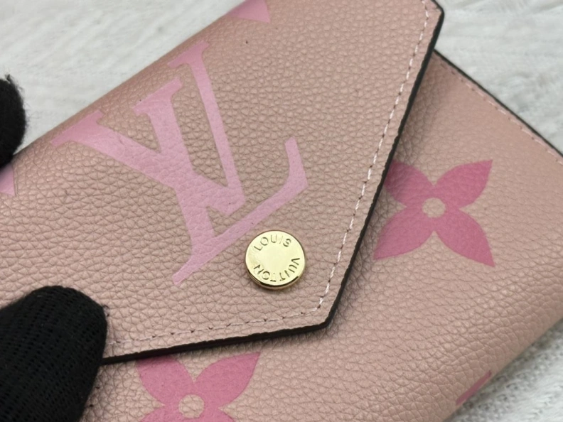 Classic LX Wallets 22665