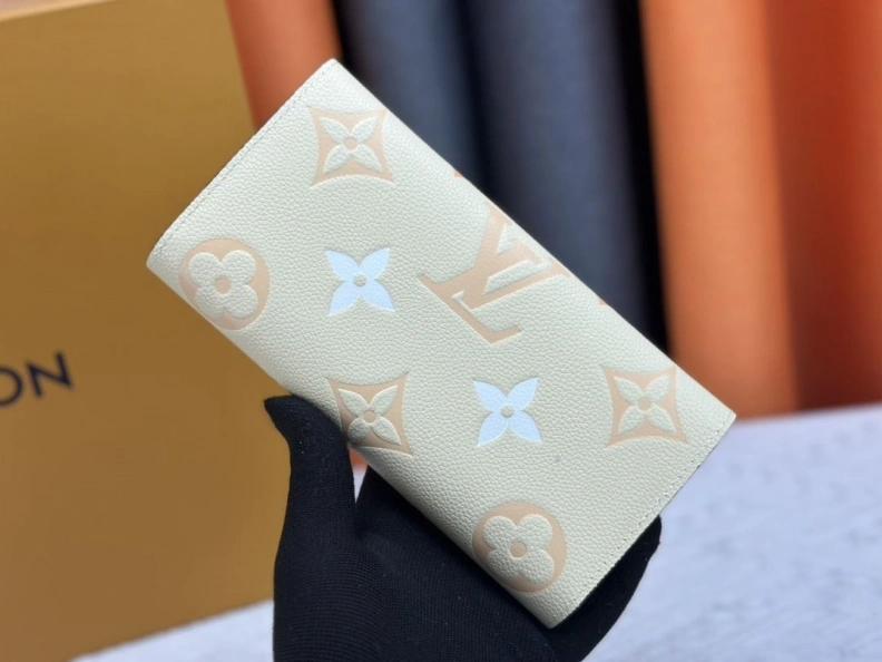 Classic LX Wallets 22669