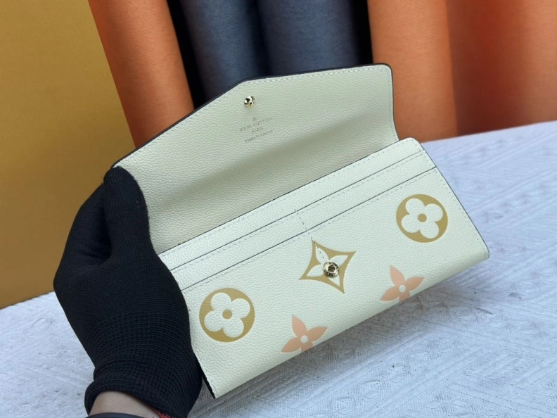 Classic LX Wallets 22669