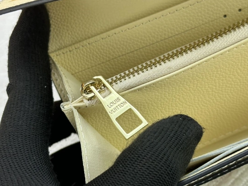 Classic LX Wallets 22669