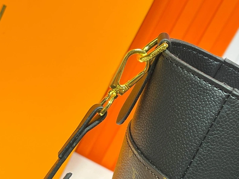Affordable LX Shopping Bags 23114