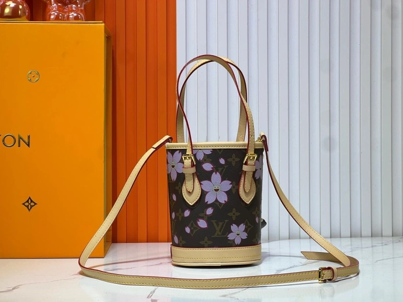 Cozy LX Bucket Bags 23433