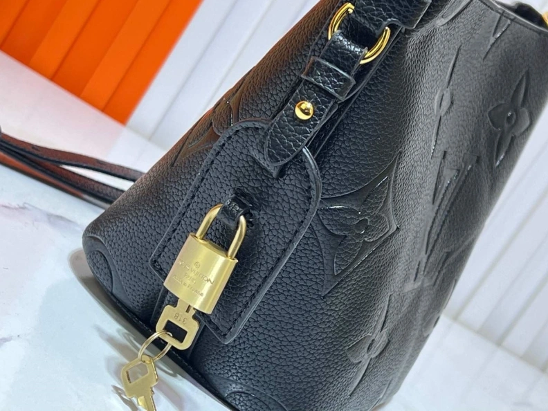 Breathable LX Shopping Bags 23094