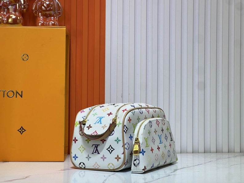 DailyWear LX Cosmetic Bags 23334